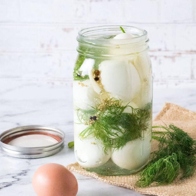 Garlic Dill Pickled Eggs