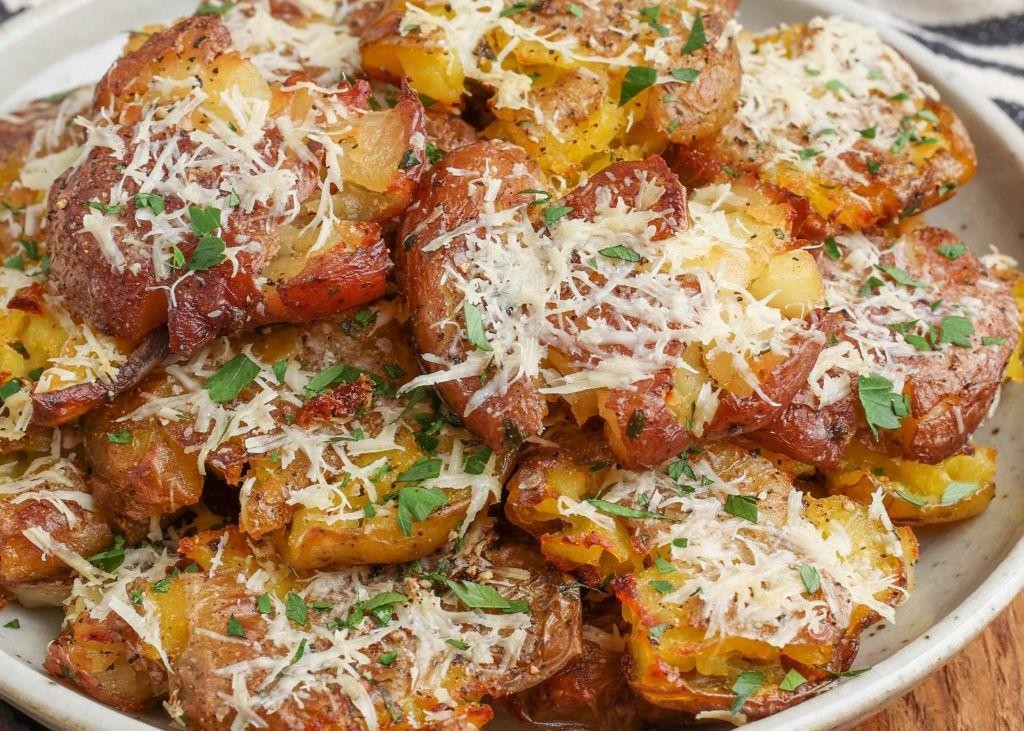 Garlic Parmesan Smashed Red Potatoes