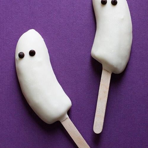 Ghostly Banana Pops with Chocolate Drizzle