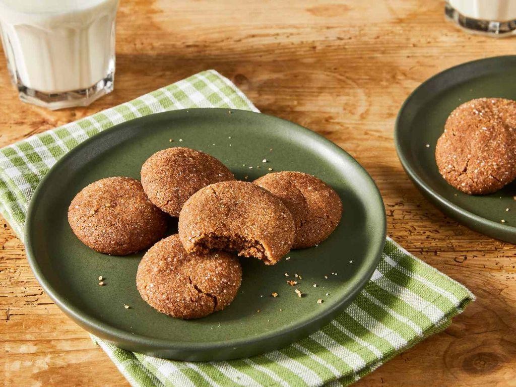 Ginger Snap Cookies with Allspice