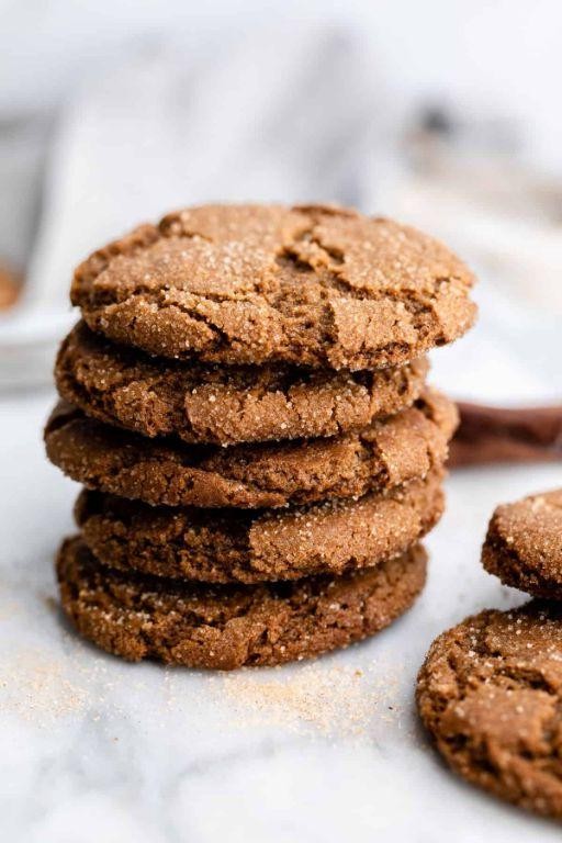 Ginger Snap Cookies with Cloves