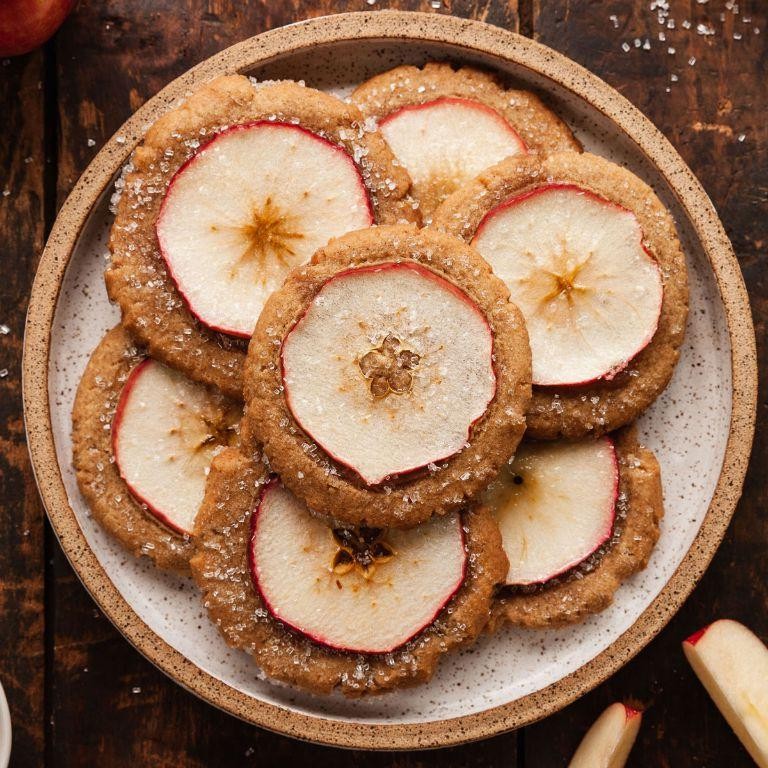 Ginger Snap Cookies with Nutmeg