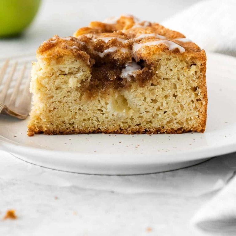 Gluten-Free Apple Cinnamon Cake