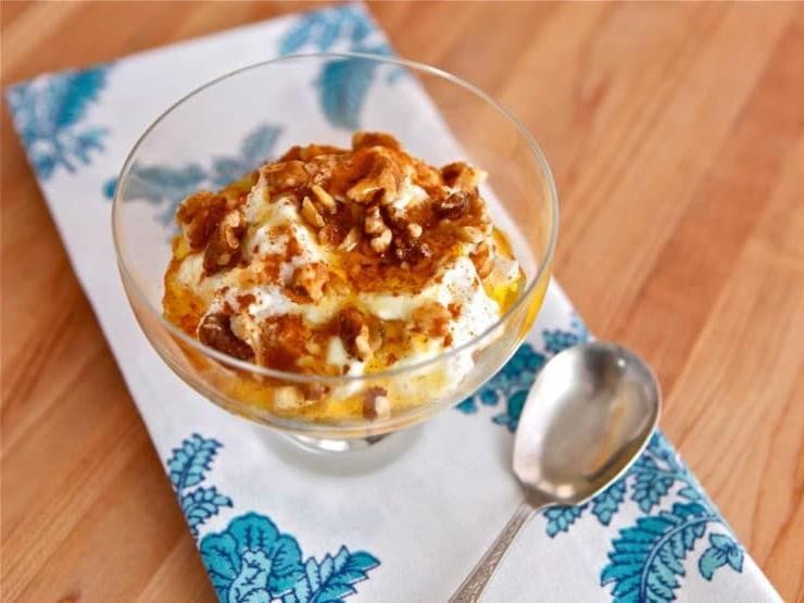 Greek Yogurt with Almonds and Honey