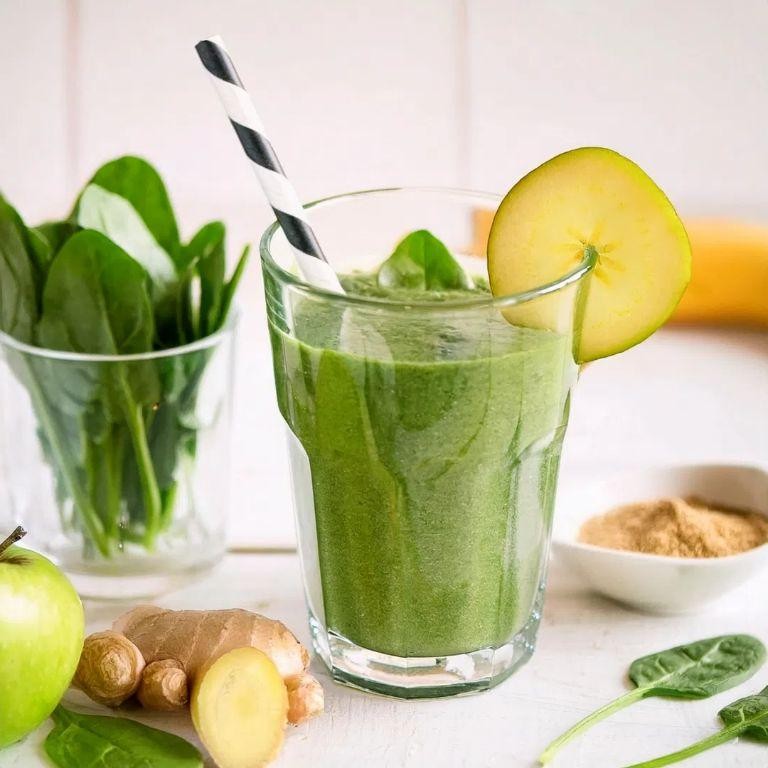 Green Apple and Ginger Detox Smoothie