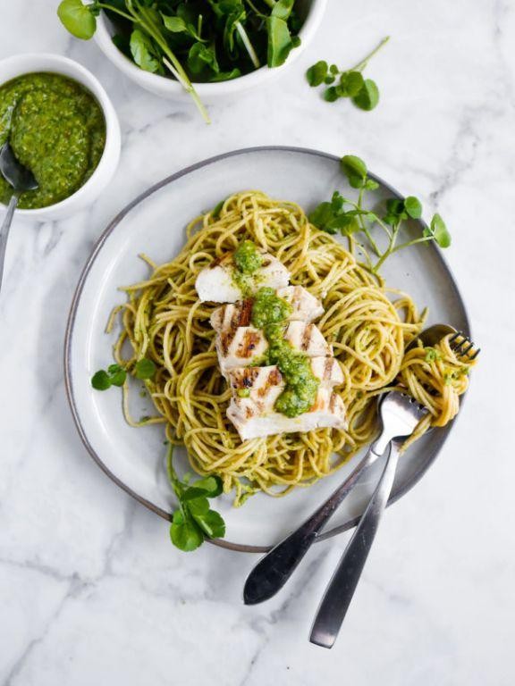 Green Spaghetti with Watercress and Walnuts