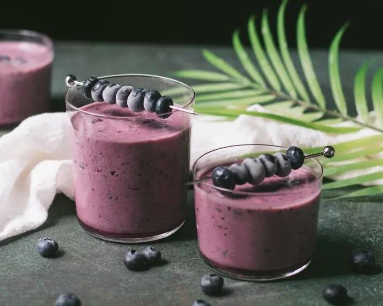 Green Tea and Berry Smoothie