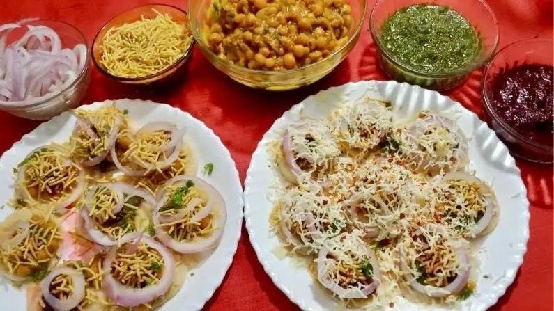 Gujarati Aloo Puri