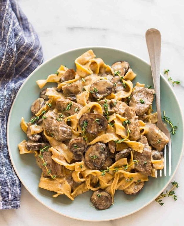 Healthy Slow Cooker Beef Stroganoff