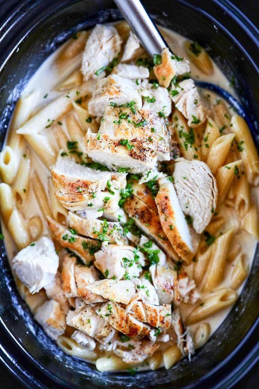 Healthy Slow Cooker Chicken Alfredo