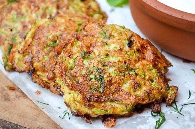 Kabak Mücveri (Zucchini Fritters)