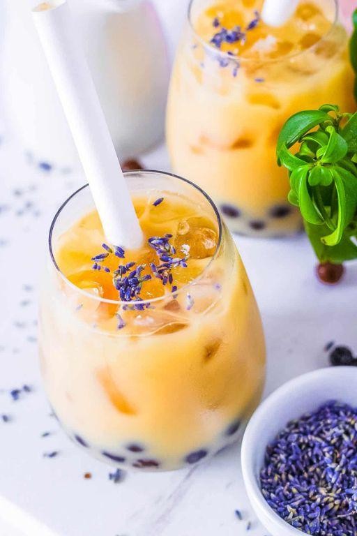 Lavender Milk Tea with Tapioca Pearls