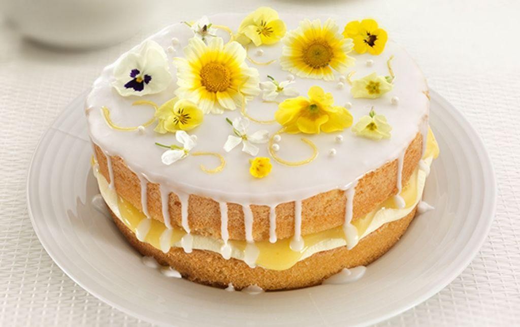 Lemon Drizzle Cake with Elderflower
