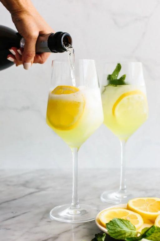 Limoncello Spritz