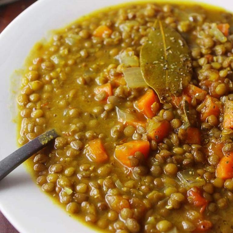 Low Calorie Mediterranean Lentil Soup