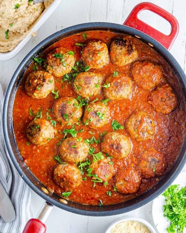 Low Carb Meatballs in Tomato Sauce