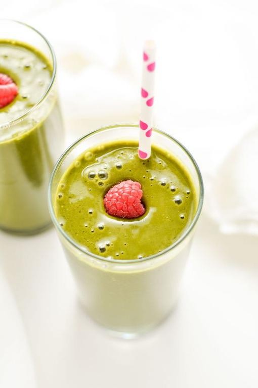 Matcha Raspberry Yogurt Smoothie
