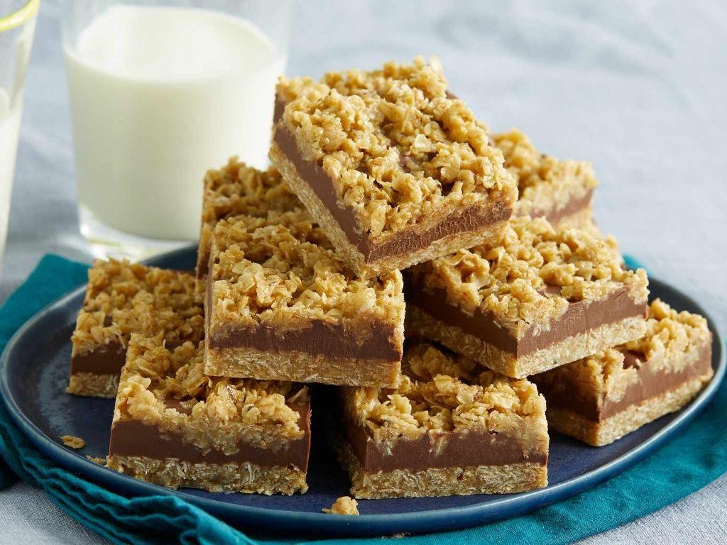 No-Bake Chocolate Oat Bars