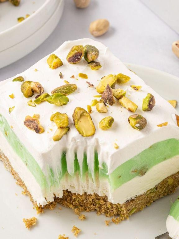 No-Bake Pistachio Pudding Dessert