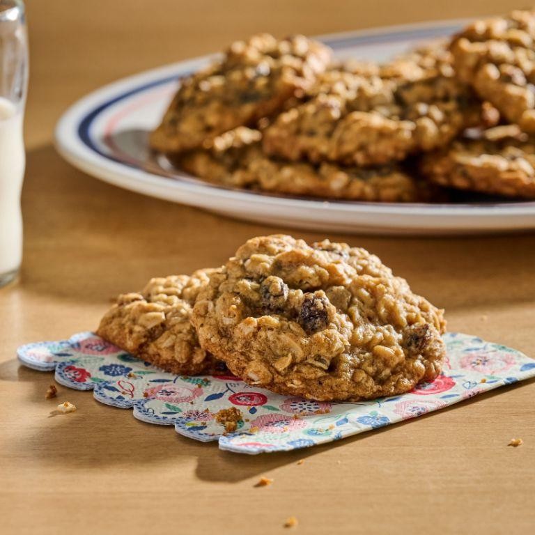 Oatmeal Raisin Easter Cookies