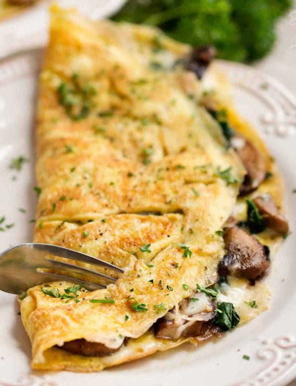 Omelette with Mushrooms and Low-Fat Cheese