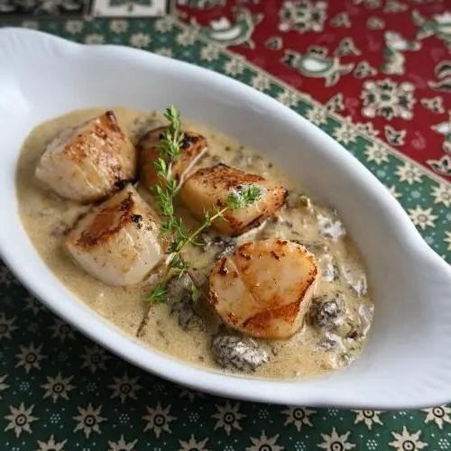 Pan-Seared Scallops with Dried Morel Mushroom Cream
