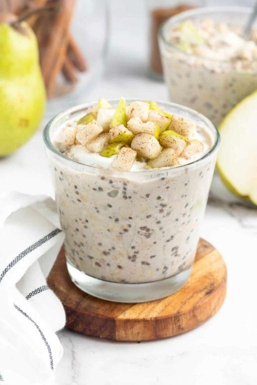 Pear and Cinnamon Overnight Oats