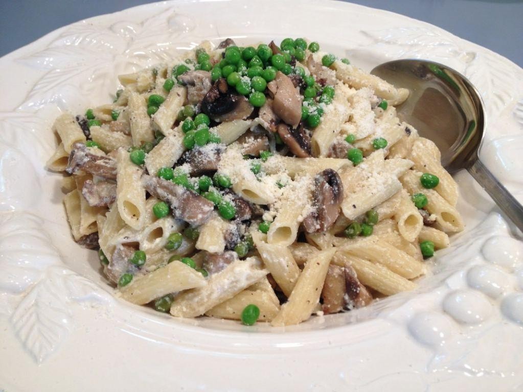 Penne with Peas, Mushrooms, and Ricotta