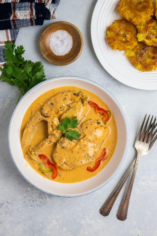 Pescado con Coco (Fish in Coconut Sauce)