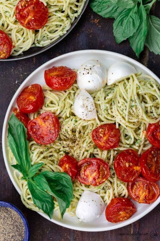 Pesto Pasta with Cherry Tomatoes
