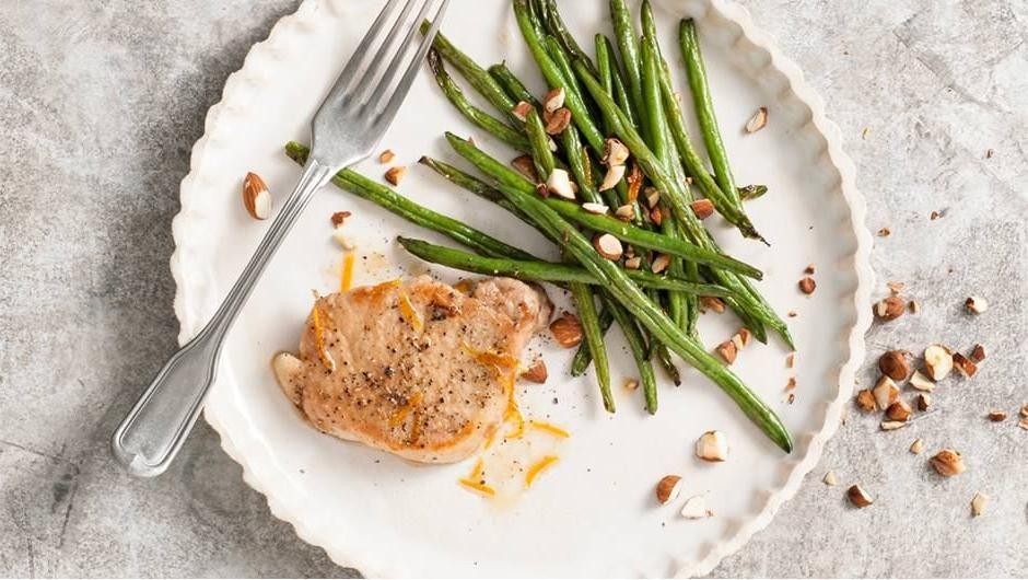 Pork Chops with Green Beans and Almonds