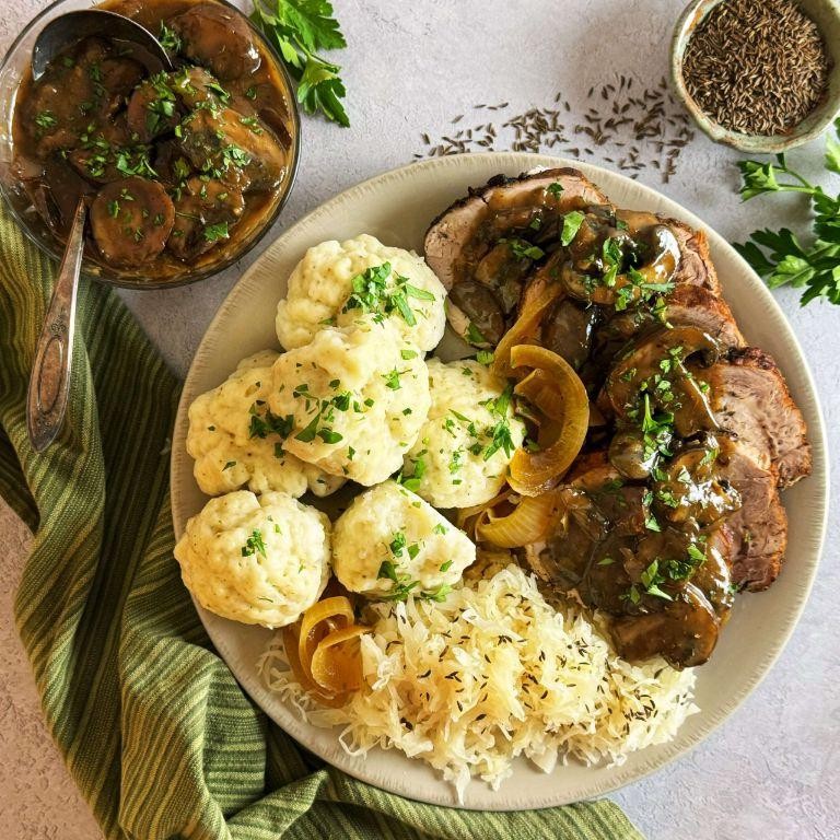 Pork Loin with Mushrooms and Thyme in Slow Cooker