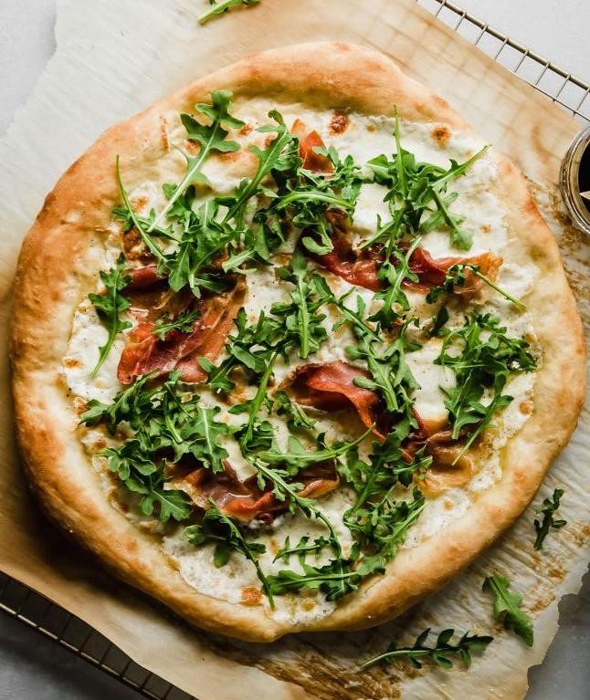 Prosciutto and Arugula White Pizza