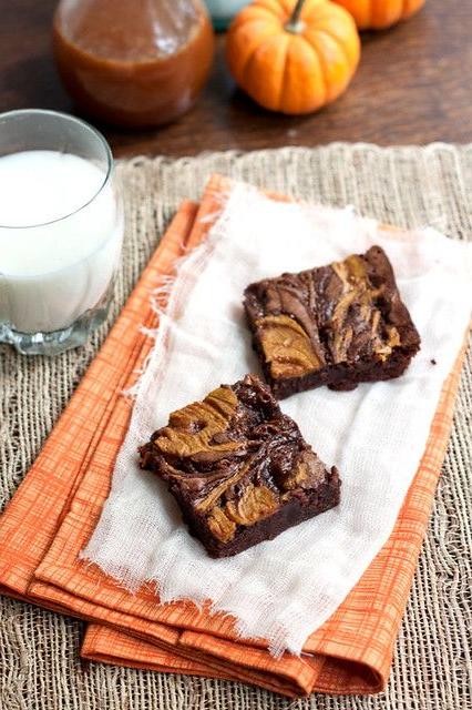 Pumpkin Caramel Swirl Brownies
