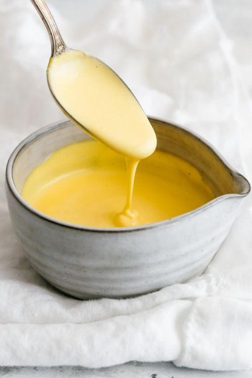Quick and Easy Hollandaise Sauce