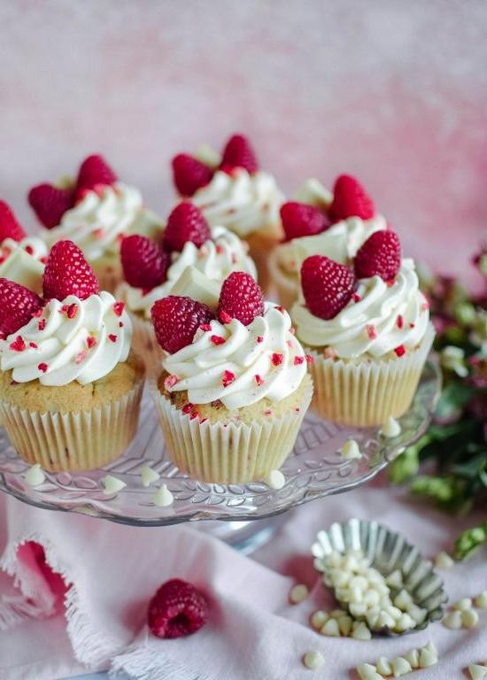 Raspberry White Chocolate Cupcakes