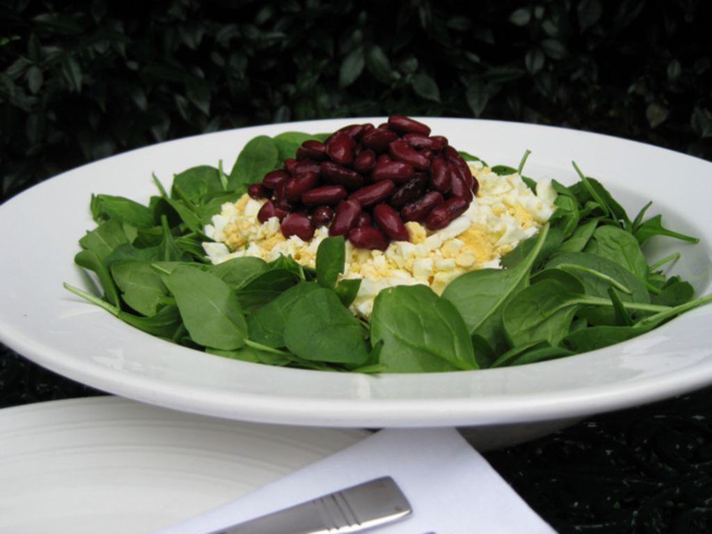 Red Bean and Spinach Salad