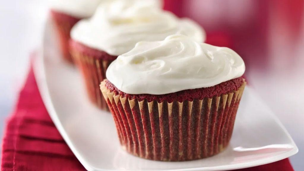 Red Velvet Cupcakes with Marshmallow Frosting