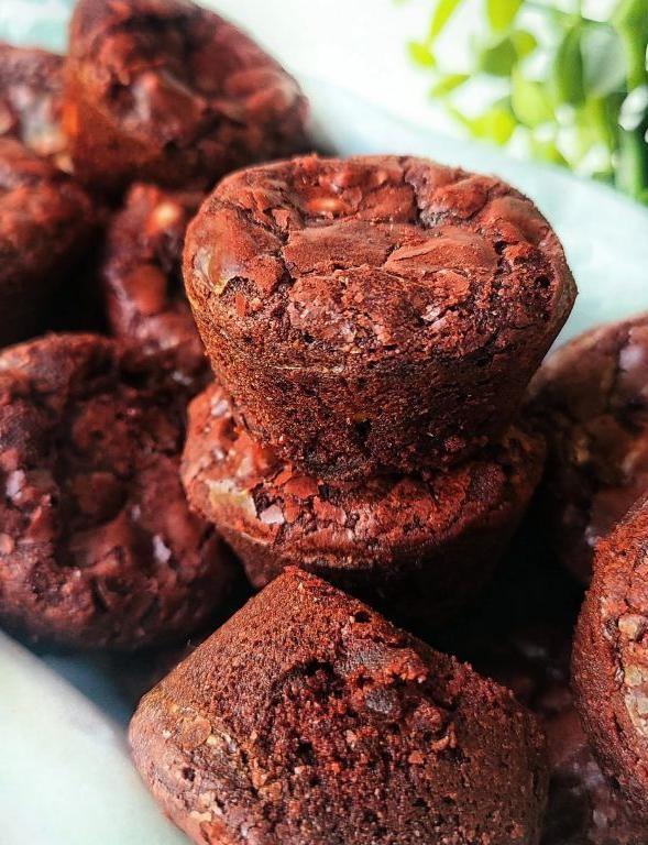 Red Velvet Mini Brownie Bites