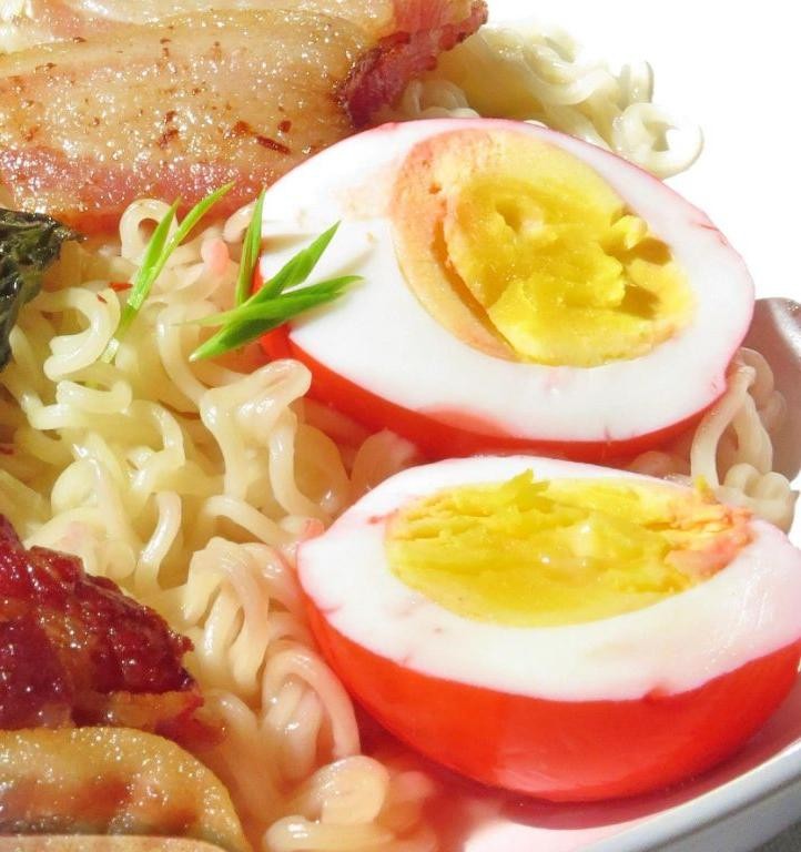 Red Wine Vinegar Pickled Eggs