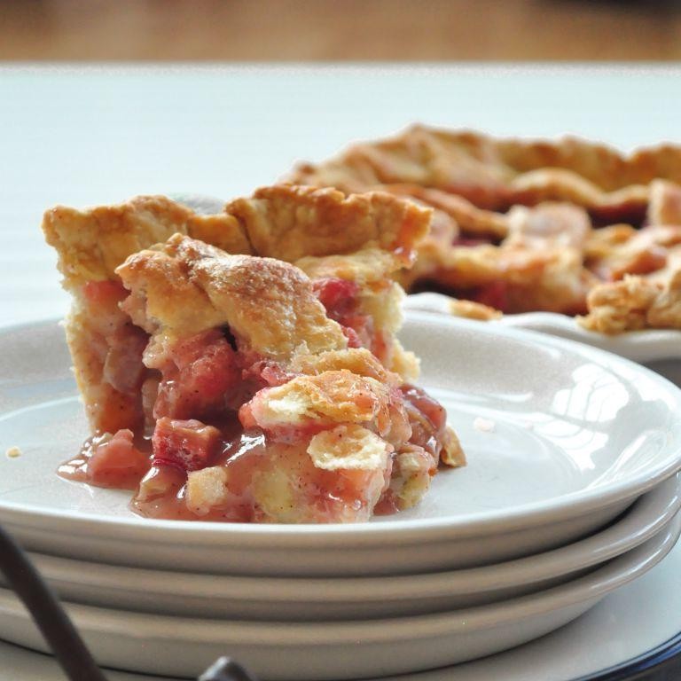 Rhubarb and Apple Pie