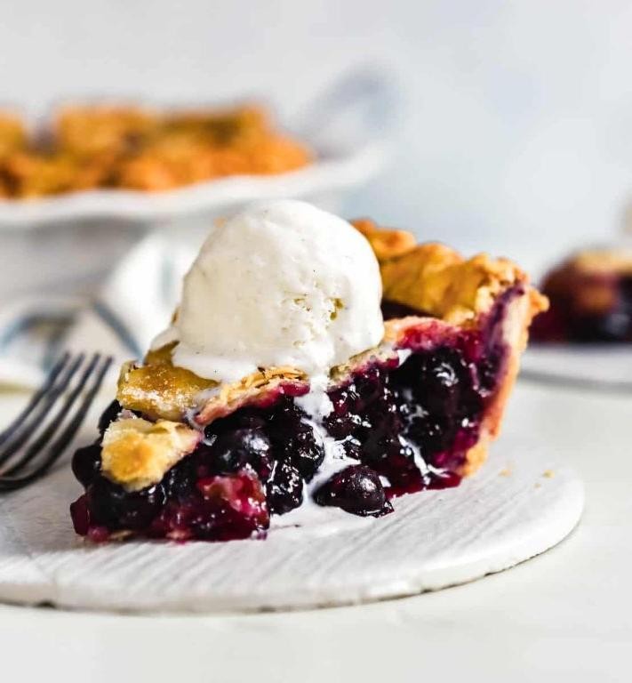 Rhubarb and Blueberry Pie