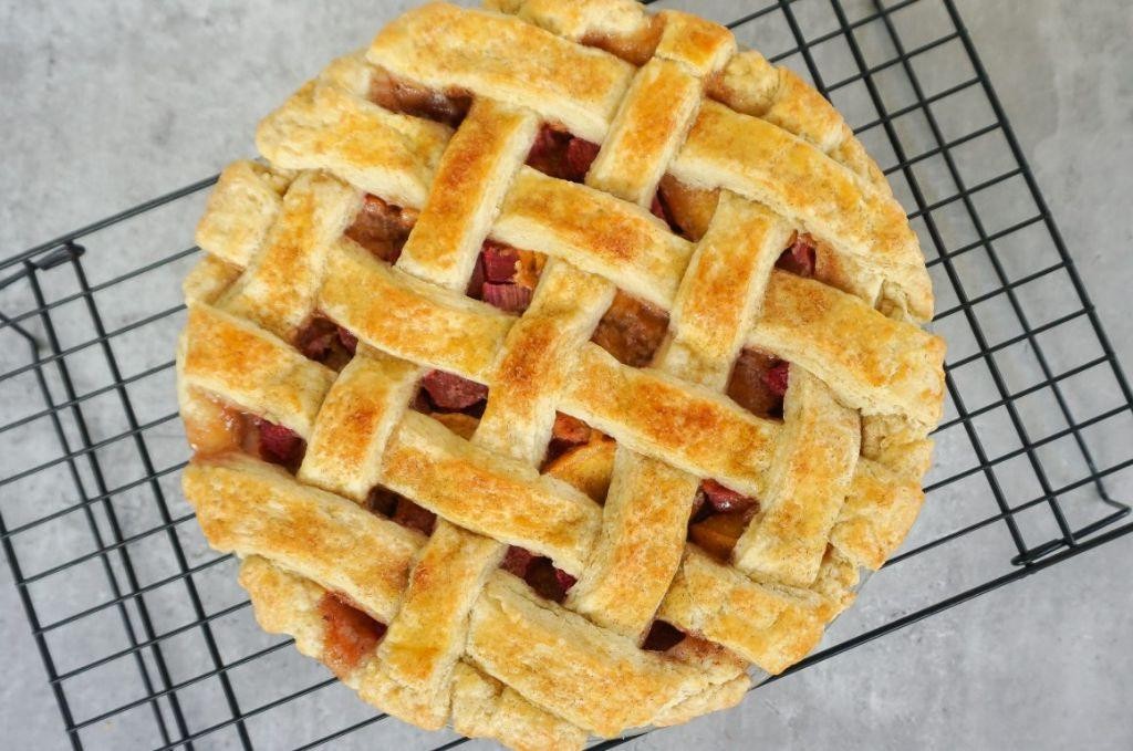 Rhubarb and Peach Pie