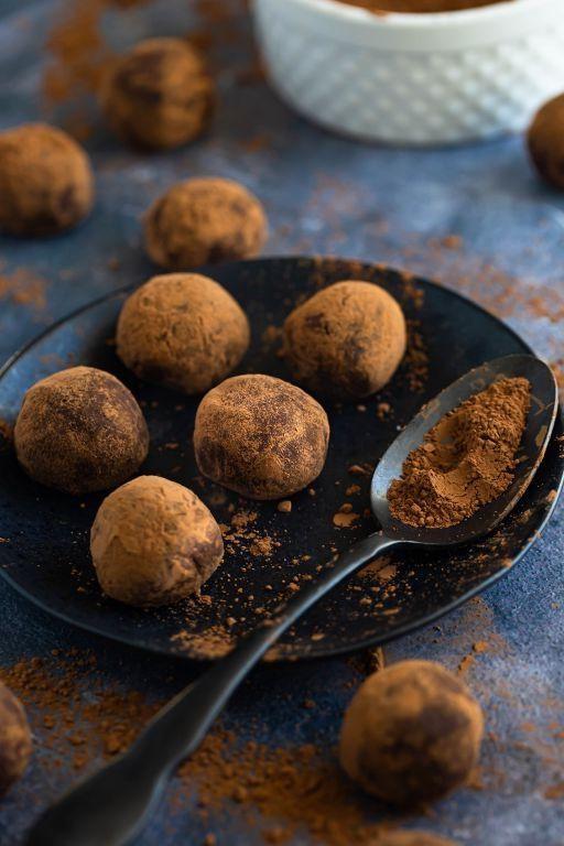 Rich Vegan Milk Chocolate Truffles