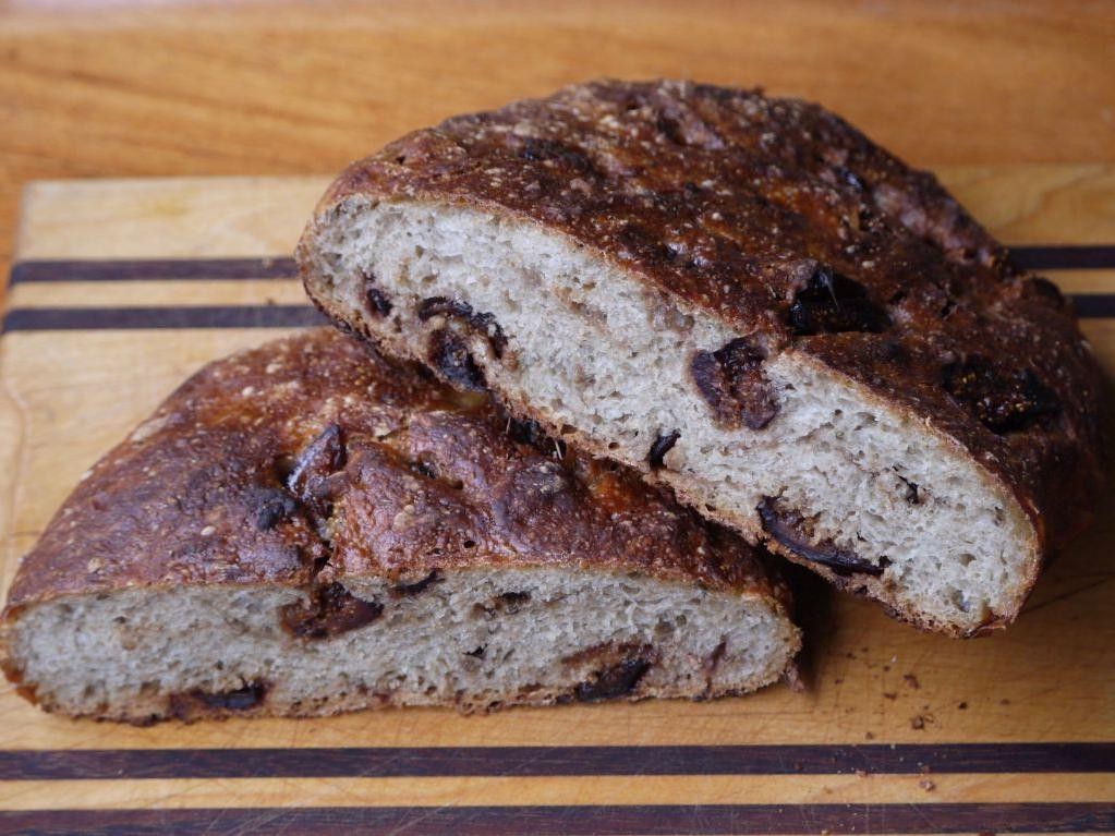 Rye Bread with Dried Figs and Anise