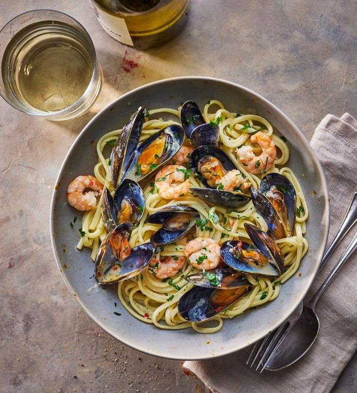 Seafood Mix Linguine