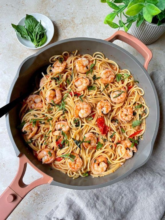 Shrimp Pasta with Fresh Basil and Tomatoes