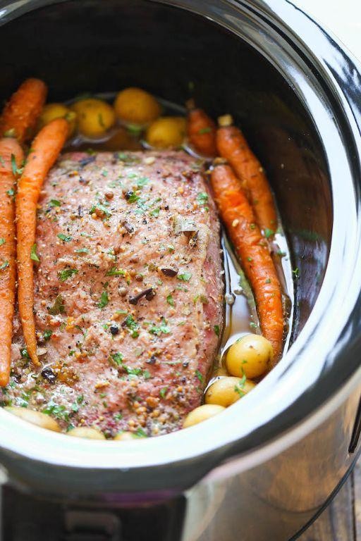 Slow Cooker Corned Beef and Carrots