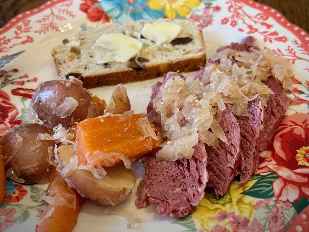 Slow Cooker Corned Beef and Sauerkraut