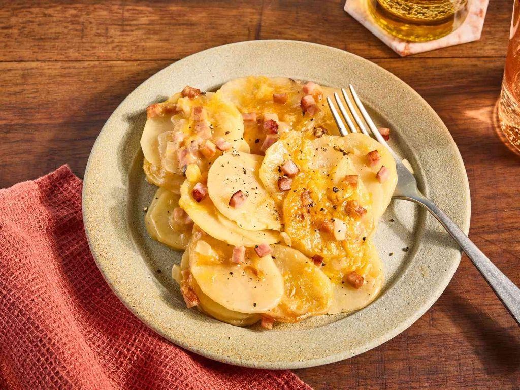 Slow Cooker Country Potatoes with Ham